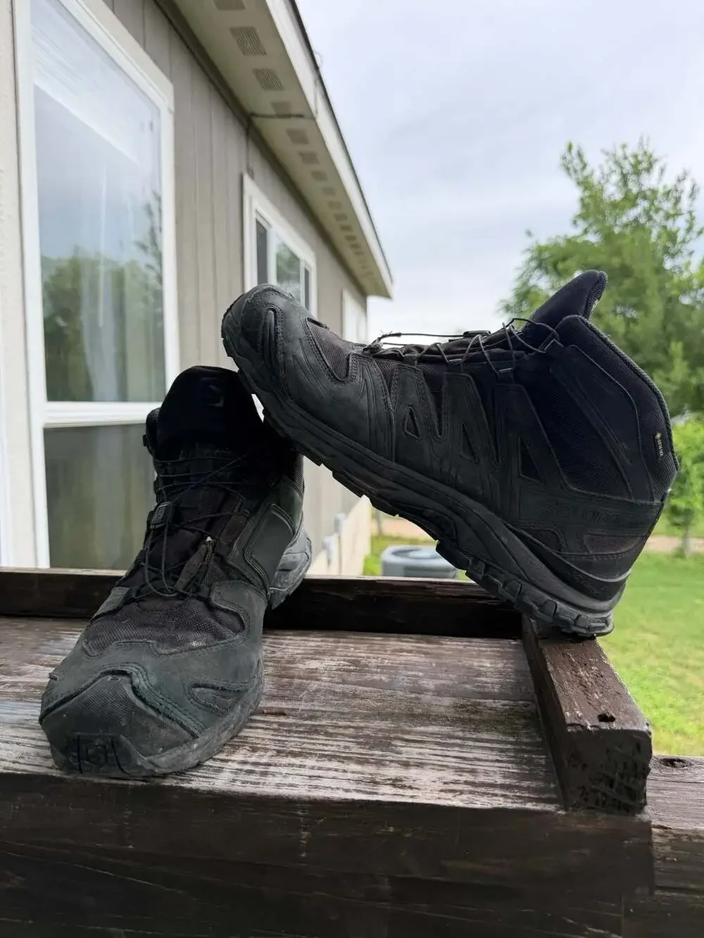 Salomon Men's Black Hiking Boots with Quicklace